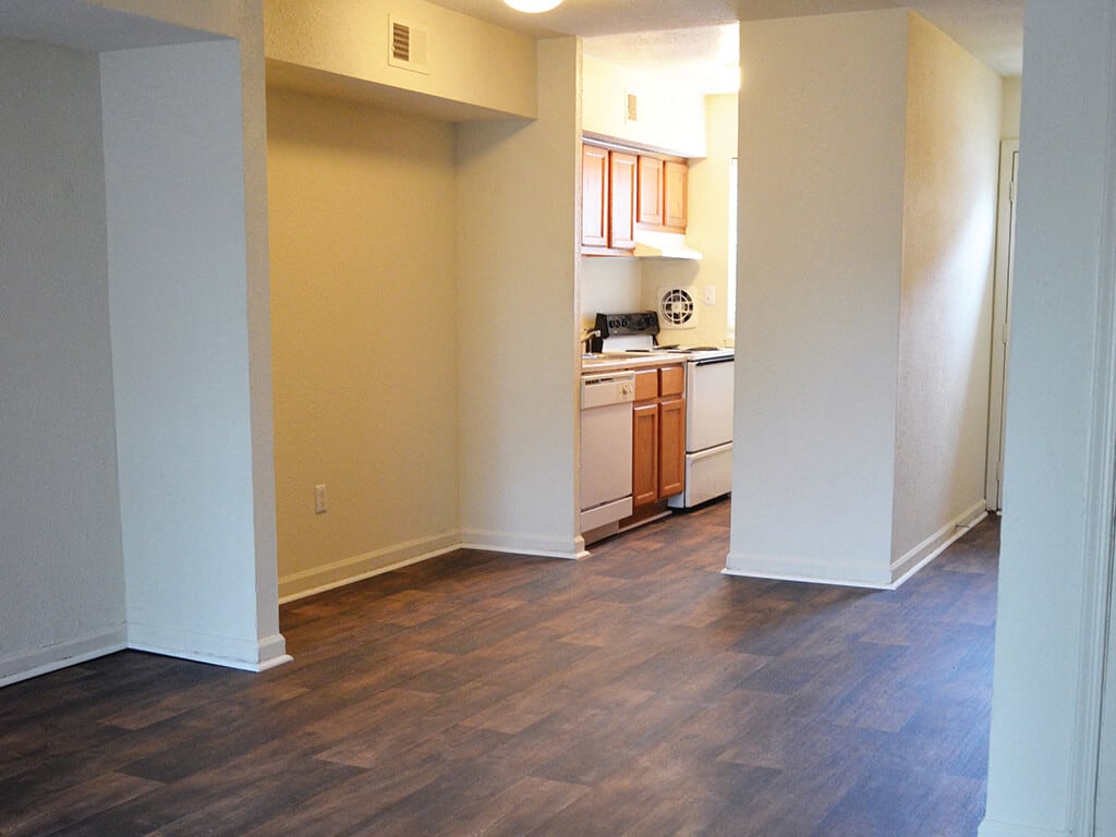 Whispering Oaks Apartments VA Apartments Near Portsmouth